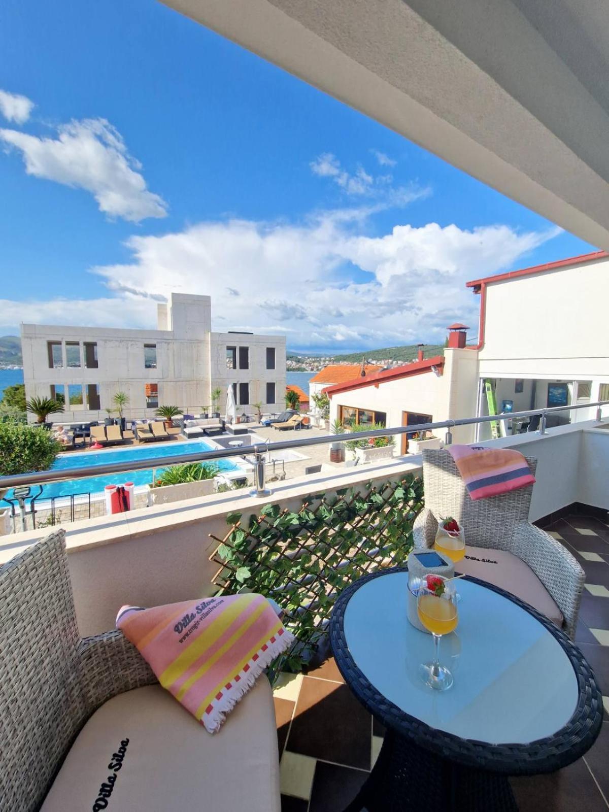 Apartments Silva With A View Of Sea 特罗吉尔 外观 照片